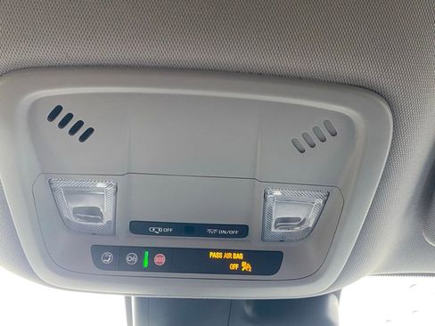 Used 2025 Chevrolet Malibu LT image 25