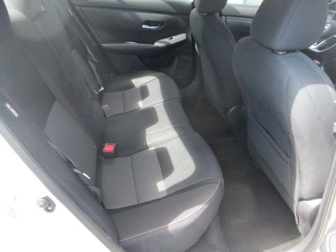 Used 2021 Nissan Sentra SV FWD image 11