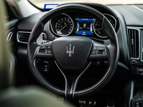 Used 2017 Maserati Levante S AWD/4WD image 9