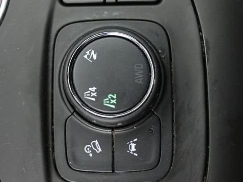 Used 2023 GMC Terrain SLE w/ Driver Convenience Package AWD/4WD image 32