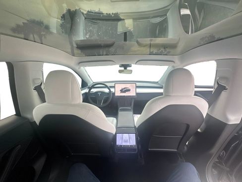 Used 2022 Tesla Model Y Long Range AWD/4WD image 14