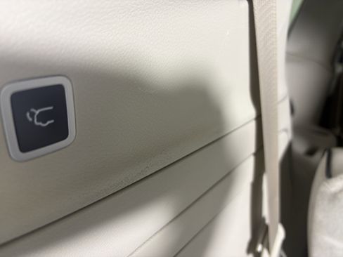 Used 2021 Chrysler Pacifica Limited w/ Premium & Safety Sphere Group image 22