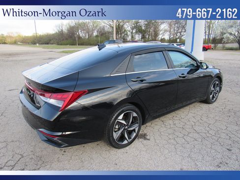 Used 2021 Hyundai Elantra Limited image 12