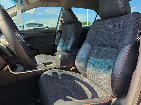 Used 2015 Toyota Camry SE FWD image 14