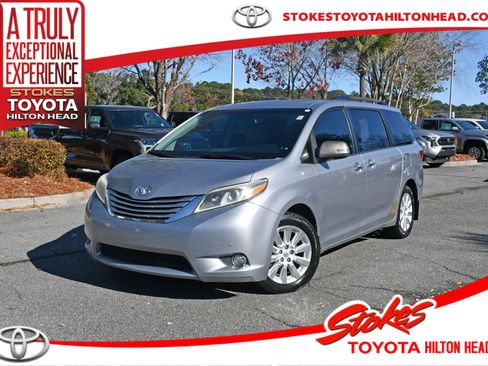 Used 2015 Toyota Sienna Limited image 1