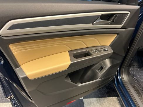 Certified 2023 Volkswagen Atlas Cross Sport SE FWD image 8