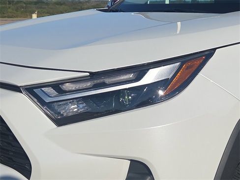 Used 2025 Toyota RAV4 XLE Premium image 4