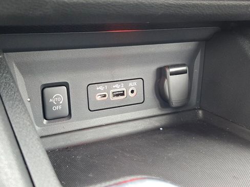 Used 2025 Nissan Sentra SR image 23