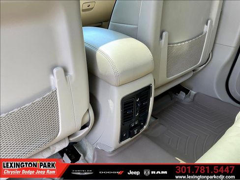 Used 2017 Jeep Grand Cherokee Overland AWD/4WD image 10