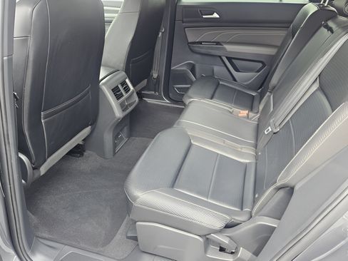 Used 2021 Volkswagen Atlas Cross Sport SE FWD image 15
