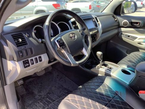 Used 2014 Toyota Tacoma 4x4 Double Cab w/ SR5 Package image 32