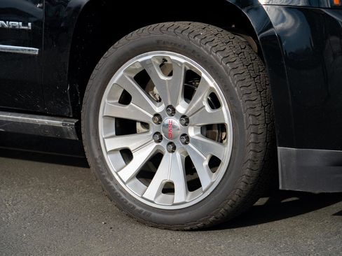 Used 2019 GMC Yukon Denali image 6