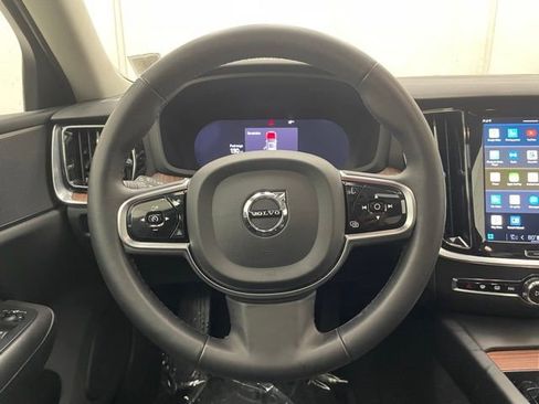 Used 2024 Volvo S60 B5 Plus image 12