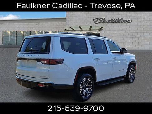Used 2024 Jeep Wagoneer Series II w/ Flexible Seating Group AWD/4WD image 4
