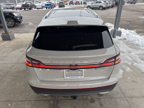 Used 2020 Lincoln Nautilus Reserve w/ Equipment Group 201A image 6