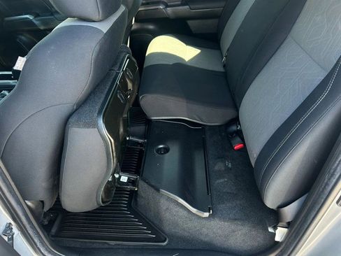 Used 2022 Toyota Tacoma TRD Sport w/ Technology Package AWD/4WD image 19