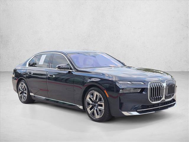 Used 2023 BMW i7 xDrive60 w/ Parking Assistance Package AWD/4WD image 3