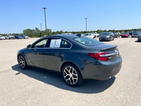 Used 2017 Buick Regal Sport Touring FWD image 4