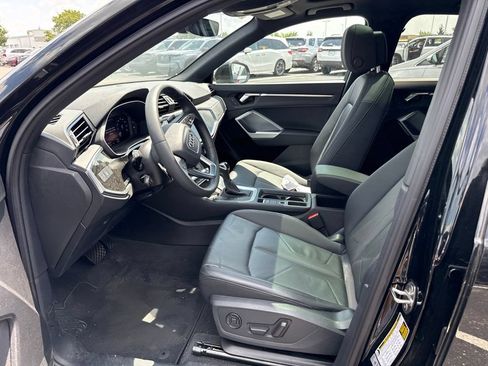 Used 2023 Audi Q3 2.0T Premium w/ Convenience Package AWD/4WD image 17