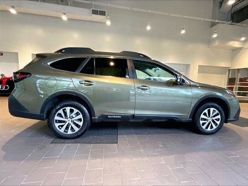 Used 2022 Subaru Outback Premium AWD/4WD image 9