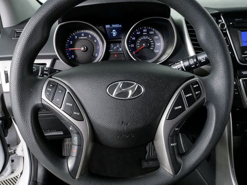 Used 2017 Hyundai Elantra GT image 15