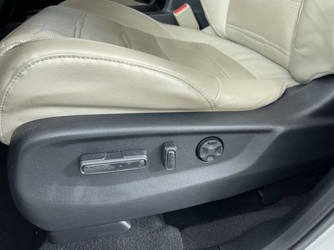 Used 2017 Honda CR-V EX-L image 12