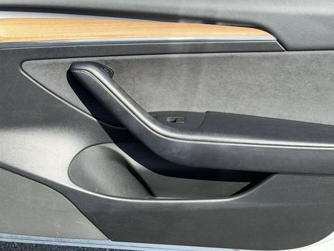 Used 2023 Tesla Model 3 Standard Range image 21