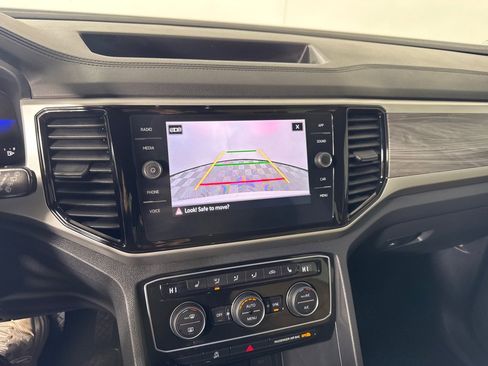 Used 2022 Volkswagen Atlas Cross Sport SE image 18