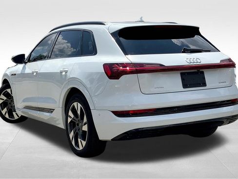 Used 2022 Audi e-tron Premium image 12