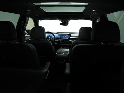 Used 2025 Buick Enclave Avenir w/ Super Cruise Package image 14