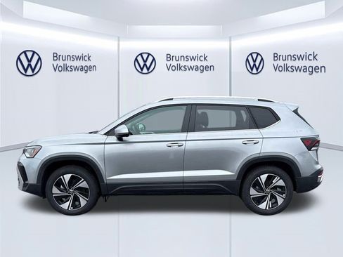 New 2026 Volkswagen Taos SE AWD/4WD image 3