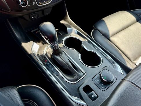 Used 2023 Chevrolet Traverse Premier image 31