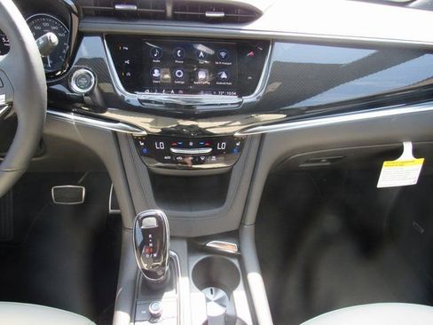 New 2025 Cadillac XT6 Sport w/ Technology Package image 8