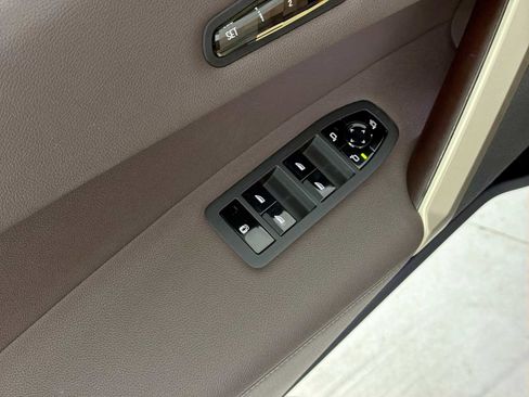 Certified 2023 BMW iX xDrive50 w/ Premium Package AWD/4WD image 14