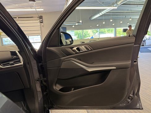 Used 2019 BMW X5 xDrive40i w/ Convenience Package AWD/4WD image 15