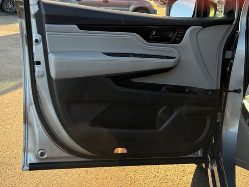 Certified 2024 Honda Odyssey Touring image 13