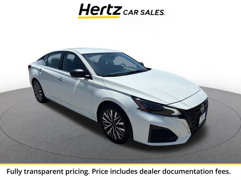 Used 2025 Nissan Altima 2.5 SV FWD image 1