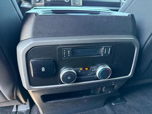 Used 2018 Ford Expedition XLT AWD/4WD image 13