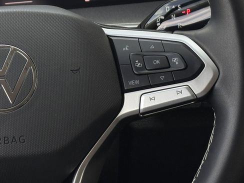 Used 2025 Volkswagen Tiguan S image 15