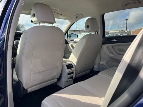 Used 2022 Volkswagen Tiguan SE image 9