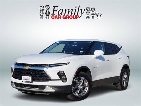 Used 2023 Chevrolet Blazer LT image 1
