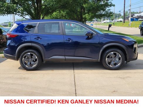 Certified 2025 Nissan Rogue SV AWD/4WD image 2