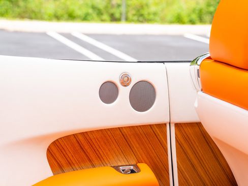Used 2017 Rolls-Royce Dawn RWD image 90