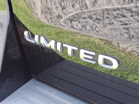 Used 2024 Ford Expedition Limited AWD/4WD image 31