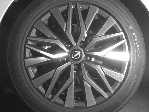 Used 2025 Nissan Altima 2.5 SV FWD image 12