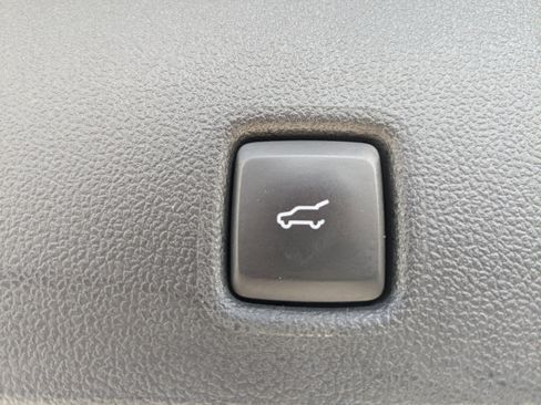 Certified 2022 Ford Escape SEL w/ Technology Package FWD image 13