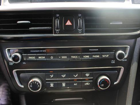 Used 2020 Kia Optima LX FWD image 16