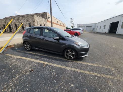 Used 2018 Ford Fiesta ST FWD image 11