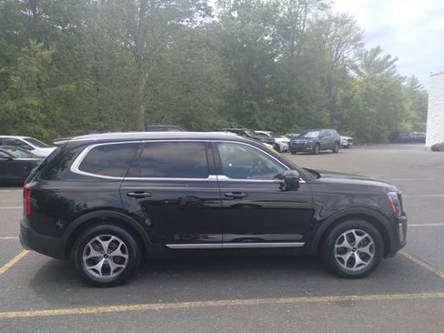 Used 2022 Kia Telluride EX image 2