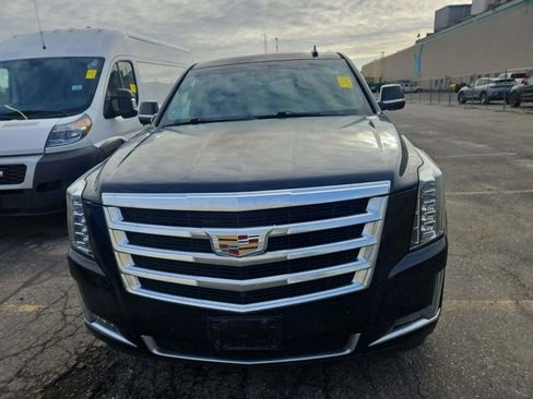 Used 2015 Cadillac Escalade Luxury image 5